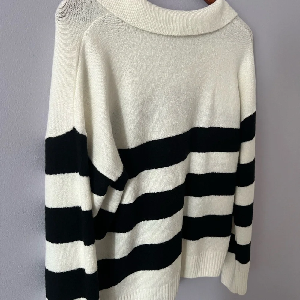 Vince Camuto Black & Cream Striped V‑Neck Collared Sweater - Picture 6 of 6